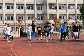 今夜体能课后,斯图加特调整名单备战欧超杯,话题不断,高层口径保持一致(kyt训练图片及答案) 今夜体能课后,斯图加特调整名单备战欧超杯,话题不断,高层口径保持一致(kyt训练图片及答案)