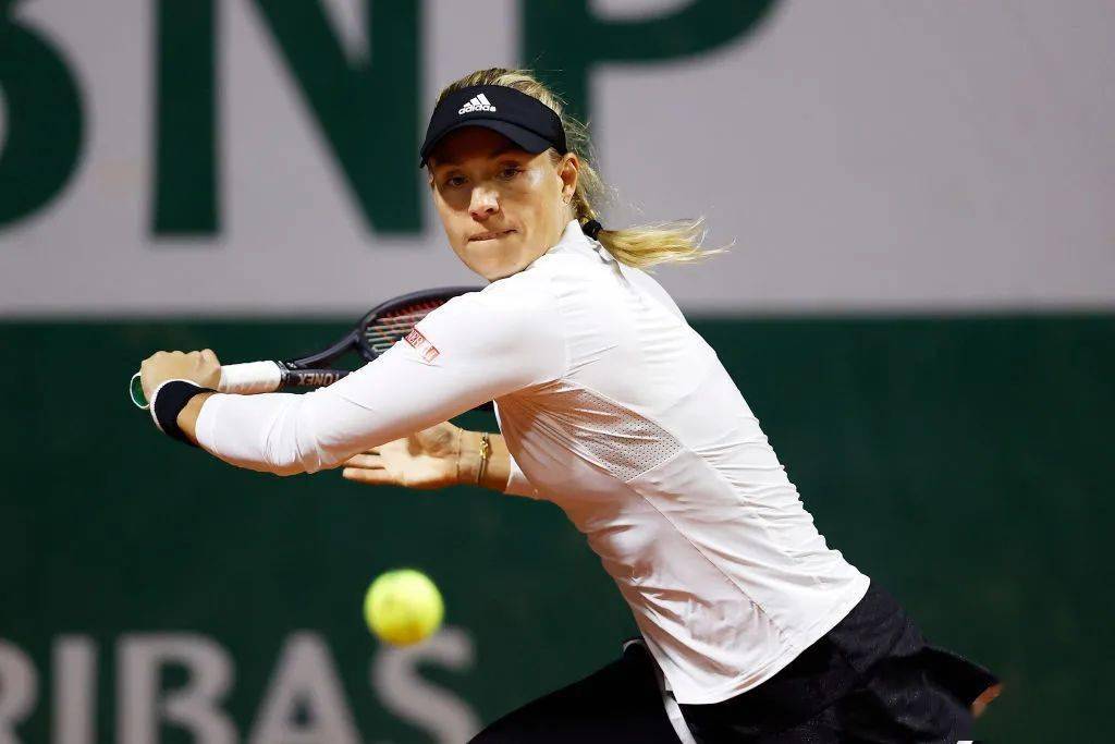 亚博体育-穆古鲁扎在老鹰比赛中大胜，惊险取胜引发热议！的简单介绍